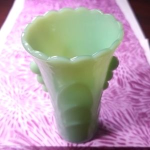 Vintage Jadeite Fire King Green Milk Glass Vase